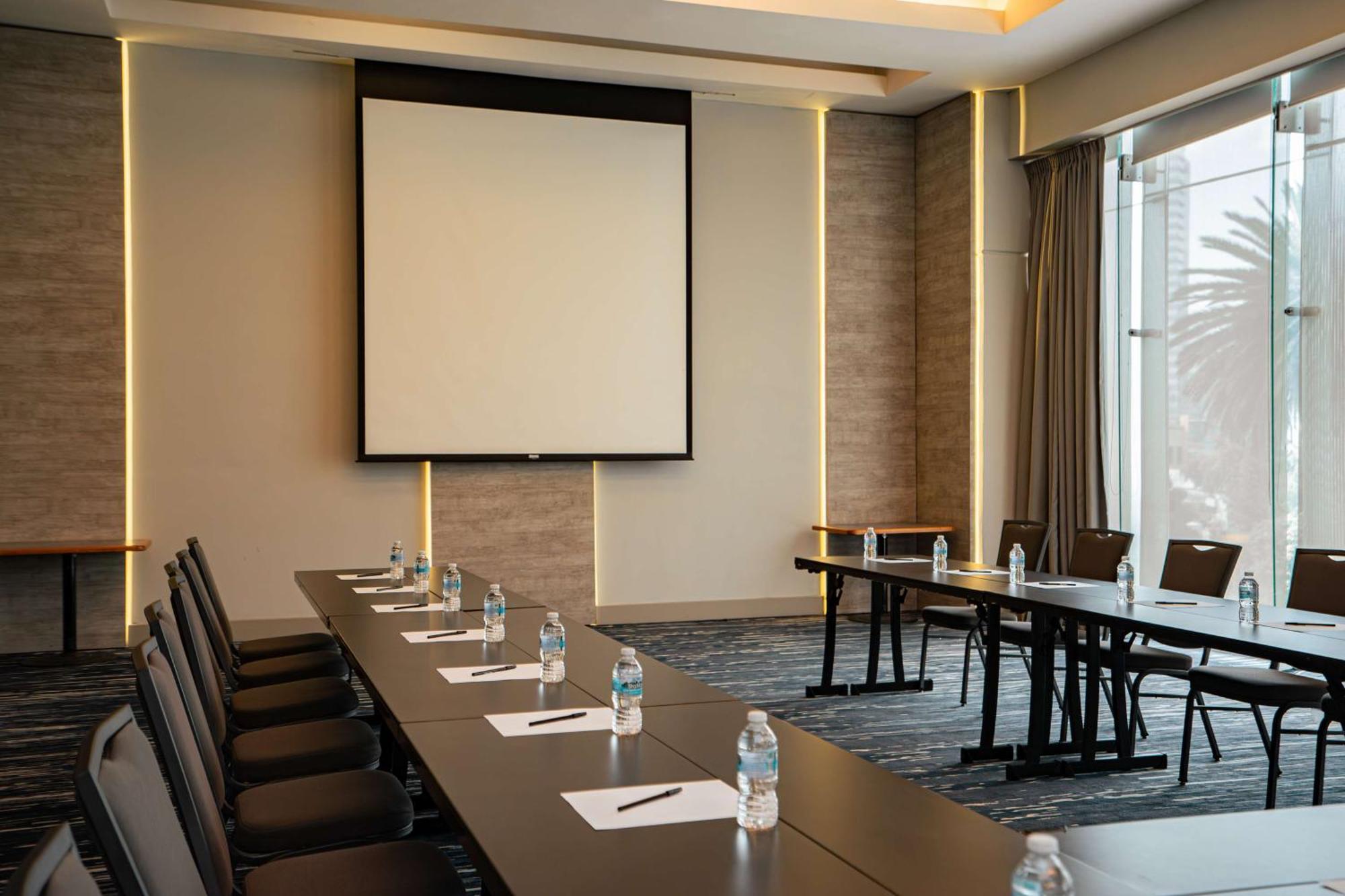 Hilton Garden Inn Mexico City Santa Fe Екстериор снимка